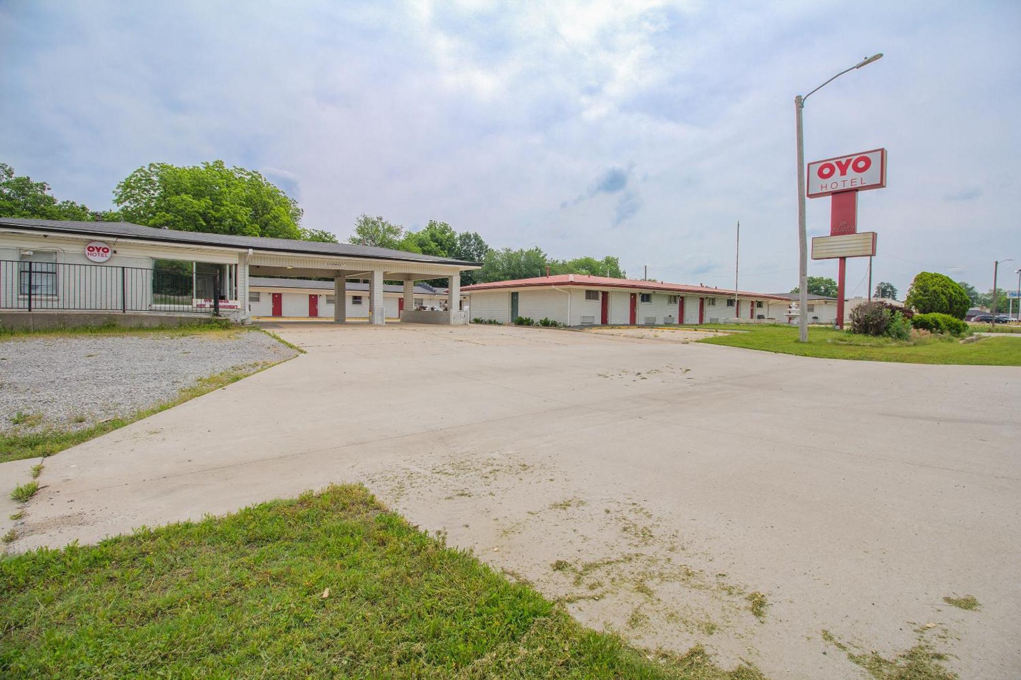 Oyo Hotel Mcalester Ok S Main St Exterior foto